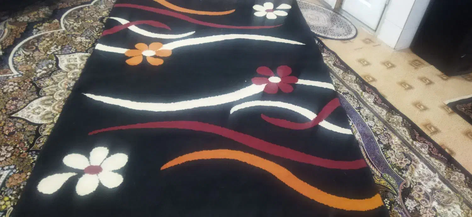 فرش در حد نو|فرش|میانه, |دیوار