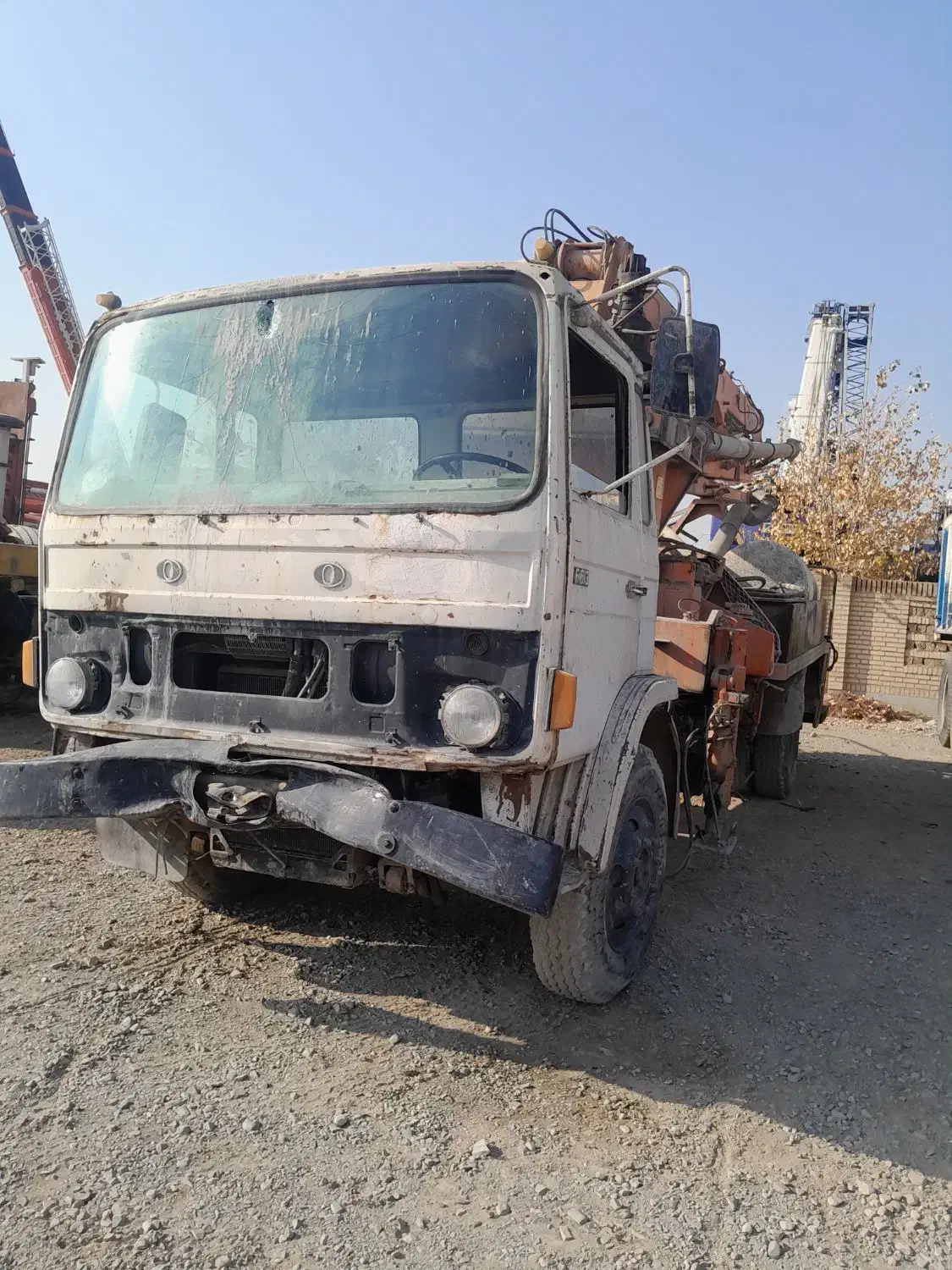 ولوو پمپ بتن دکل شوئینگ موتور گیربکس سالم روشن|خودرو سنگین|اسلام‌شهر, ملک‌آباد|دیوار