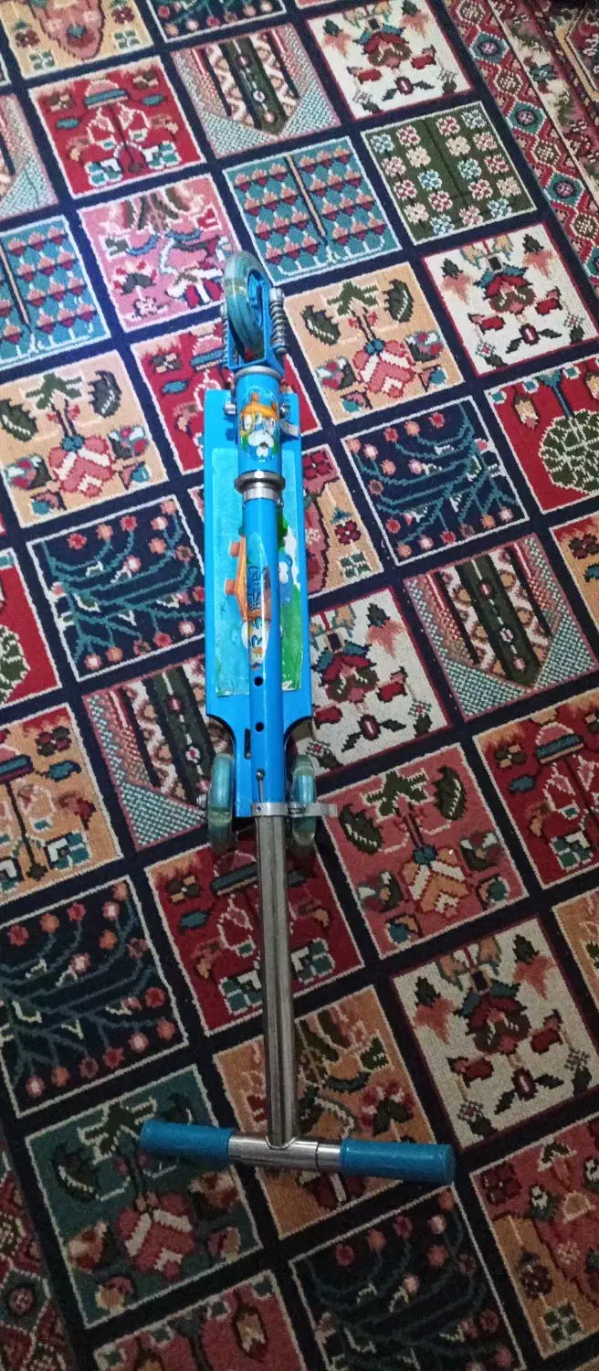 اسکوتر|دوچرخه، اسکیت، اسکوتر|پرند, فاز ۳|دیوار