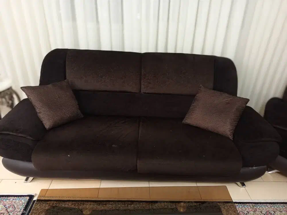 مبل ۴ نفره با جلو مبلی سالم و تمیز بدون فرو رفتگی|مبلمان خانگی و میز عسلی|کلاردشت, |دیوار