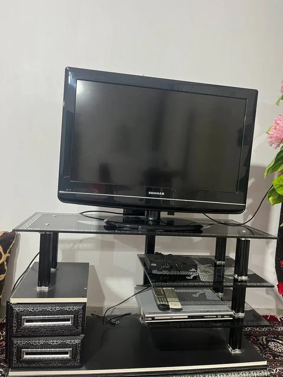 تلویزیون|تلویزیون و پروژکتور|نمین, |دیوار