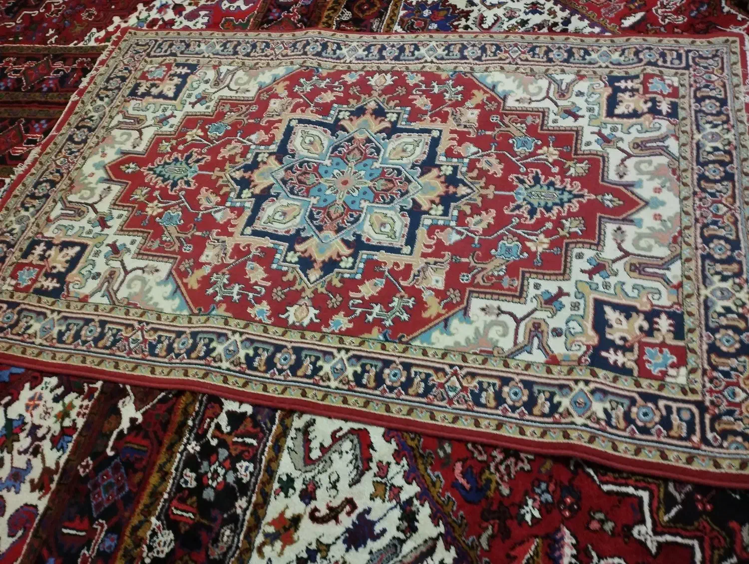 فرش ماشینی خالچا|فرش|تبریز, |دیوار