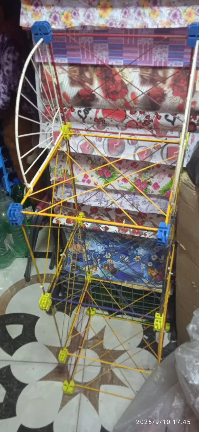 قفسه فلزی مشبک تمیز|کتابخانه، شلف، قفسههای دیواری|کرمانشاه, |دیوار