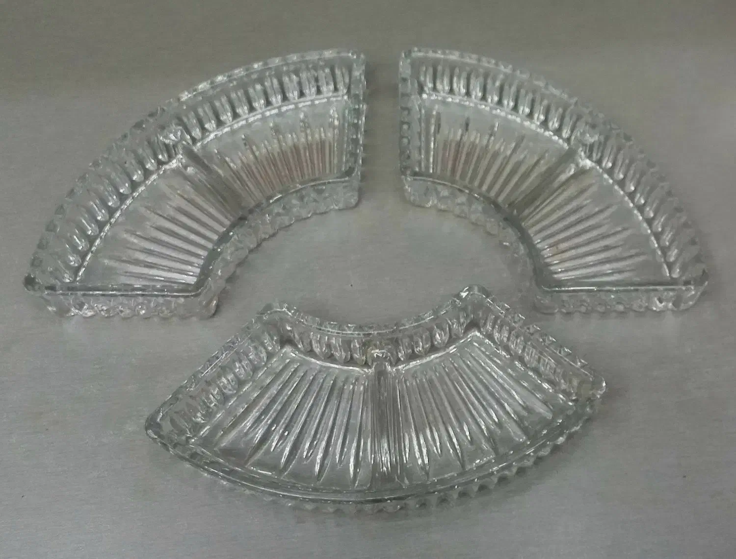 تعدادی ظروف پذیرایی|ظروف سرو و پذیرایی|اسلامشهر, شهرک مفیدی|دیوار