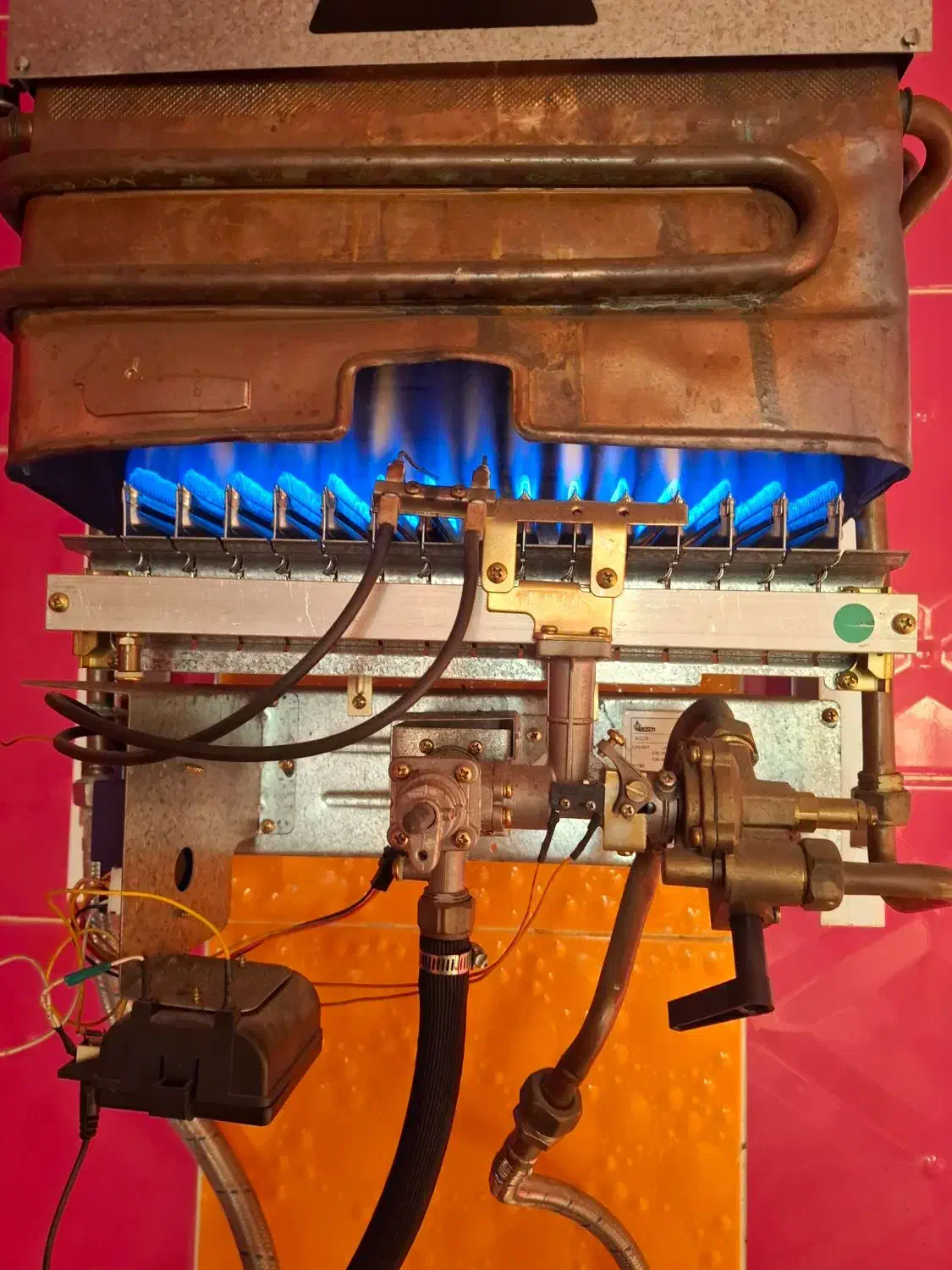 ابگرمگن دیواری بوتان|آبگرمکن، پکیج، شوفاژ|همایجان, |دیوار