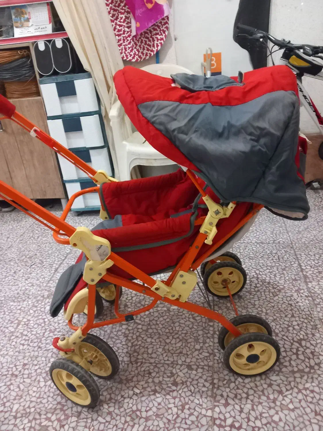 کالسکه و روروئک و نی نی تاب و ساک بچه|کالسکه و لوازم جانبی|آستانه اشرفیه, |دیوار