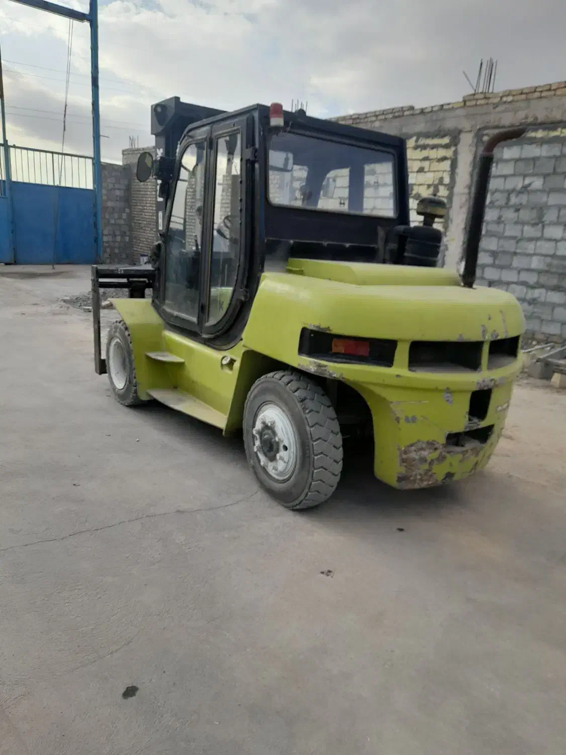 اجاره لیفتراک ۷ تن سپاهان|خودرو اجاره‌ای|مبارکه, |دیوار