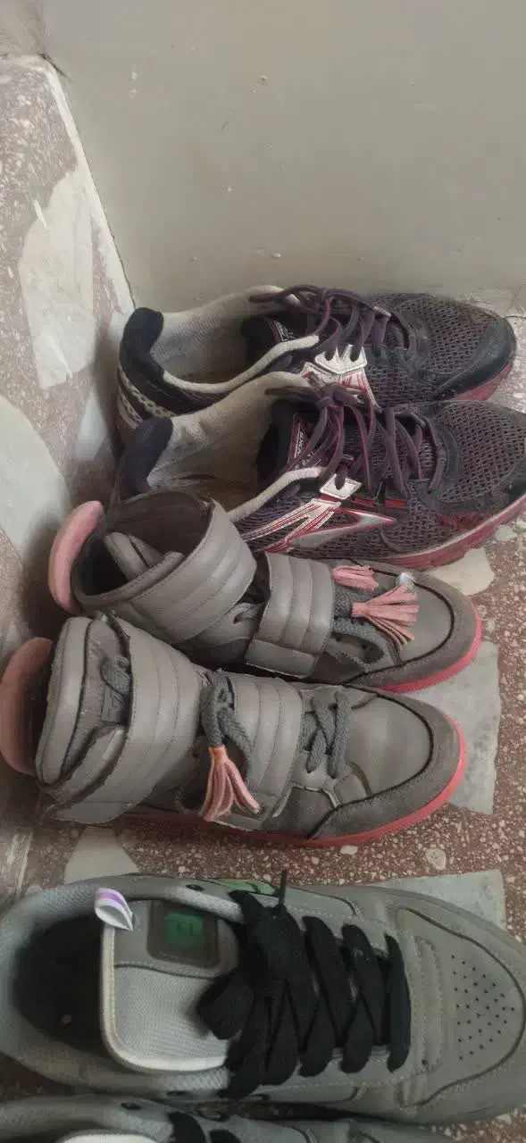 کتونی خارجی ۵ جفت ۳ تومن میدم|کیف، کفش، کمربند|قم, شاه سید علی|دیوار