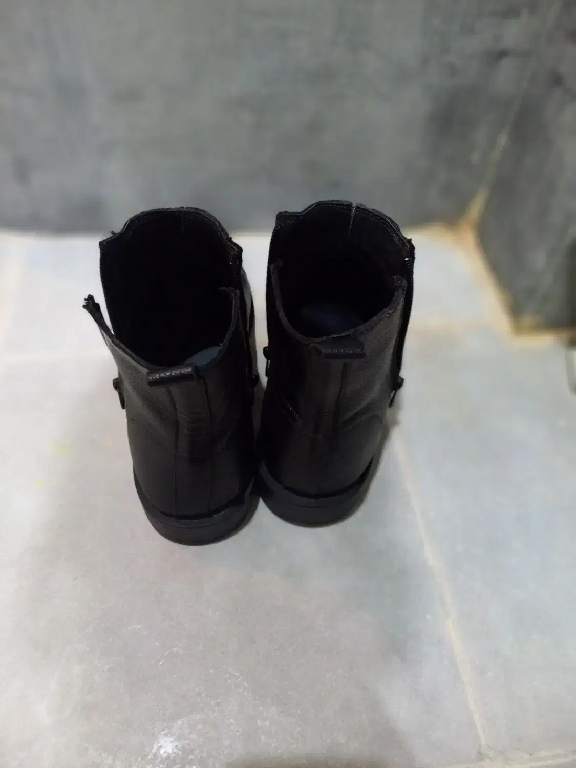 نیم بوت چرم اصل سایز ۴۲|کیف، کفش، کمربند|شیراز, شهرک بهشتی|دیوار