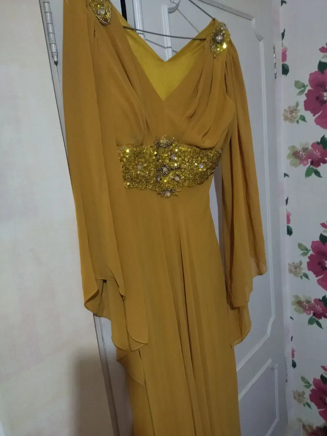 پیران مجلسی در حد نو|لباس|ایجرود, |دیوار