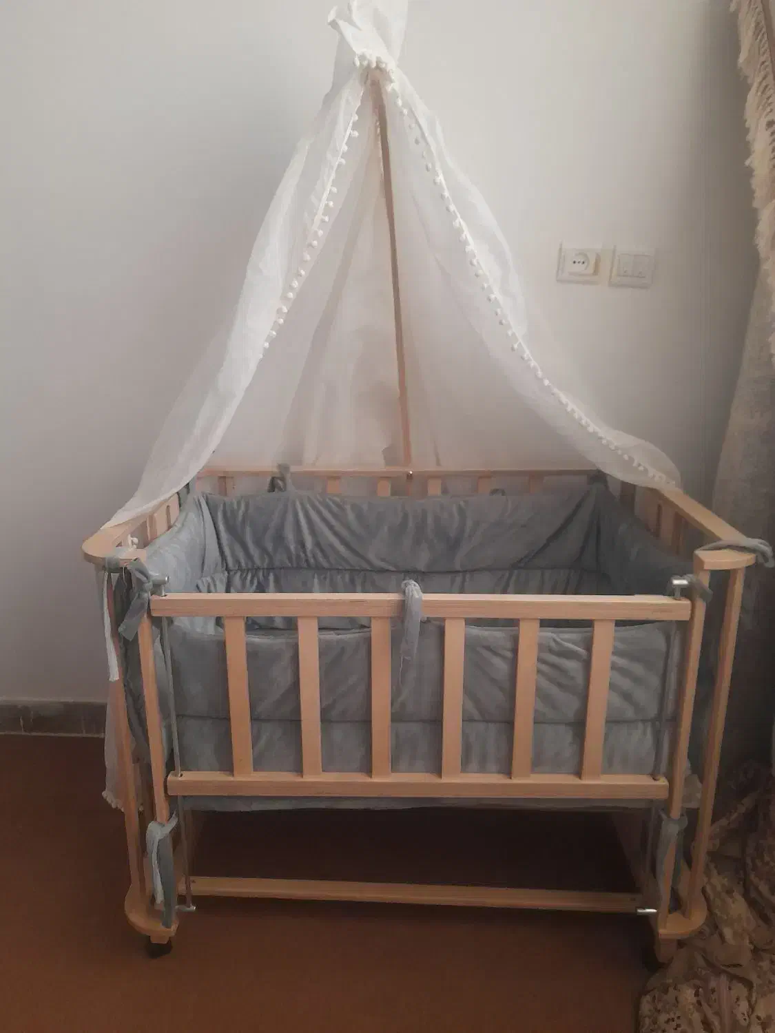 تخت کنارمادروثابت|تخت و صندلی بچه|قم, نیروگاه|دیوار