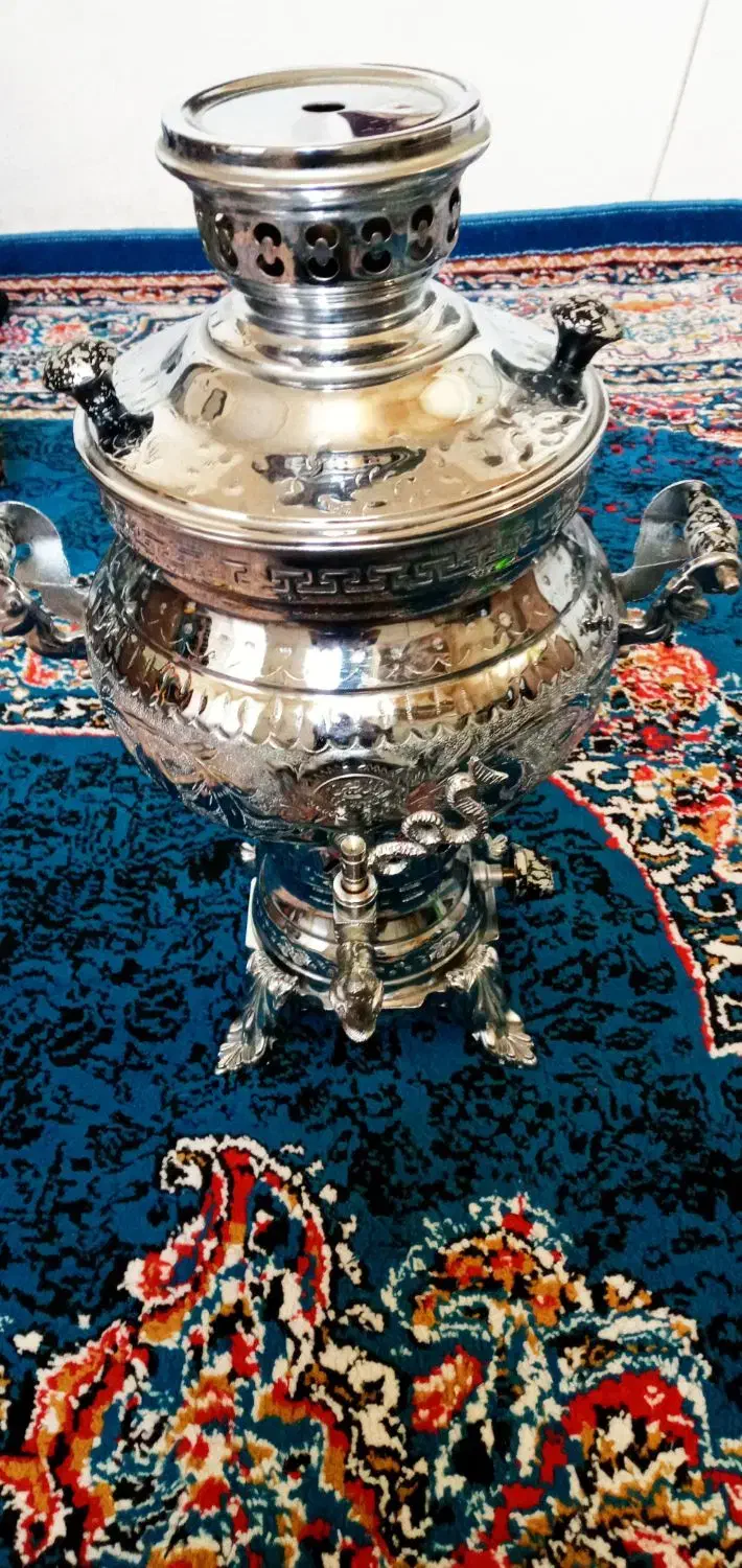 سمارو ۷لیتری برنجی|سماور، چای‌ساز، قهوه‌ساز|صحنه, |دیوار