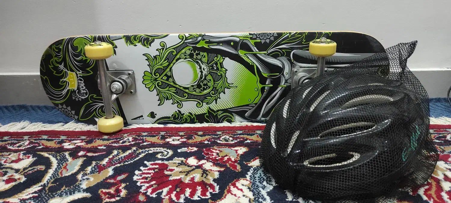 اسکیت برد اسکلتی با کلاه ایمنی همراه با بگ توری|دوچرخه، اسکیت، اسکوتر|بوشهر, |دیوار