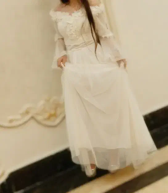 لباس مجلسی|لباس|خسروشاه, |دیوار