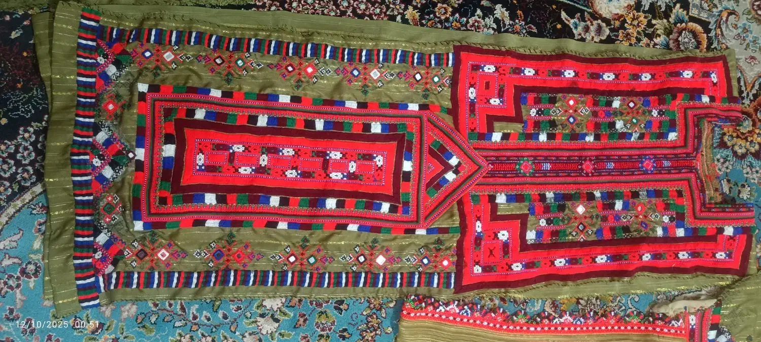 لباس تپه ای|لباس|سراوان, |دیوار