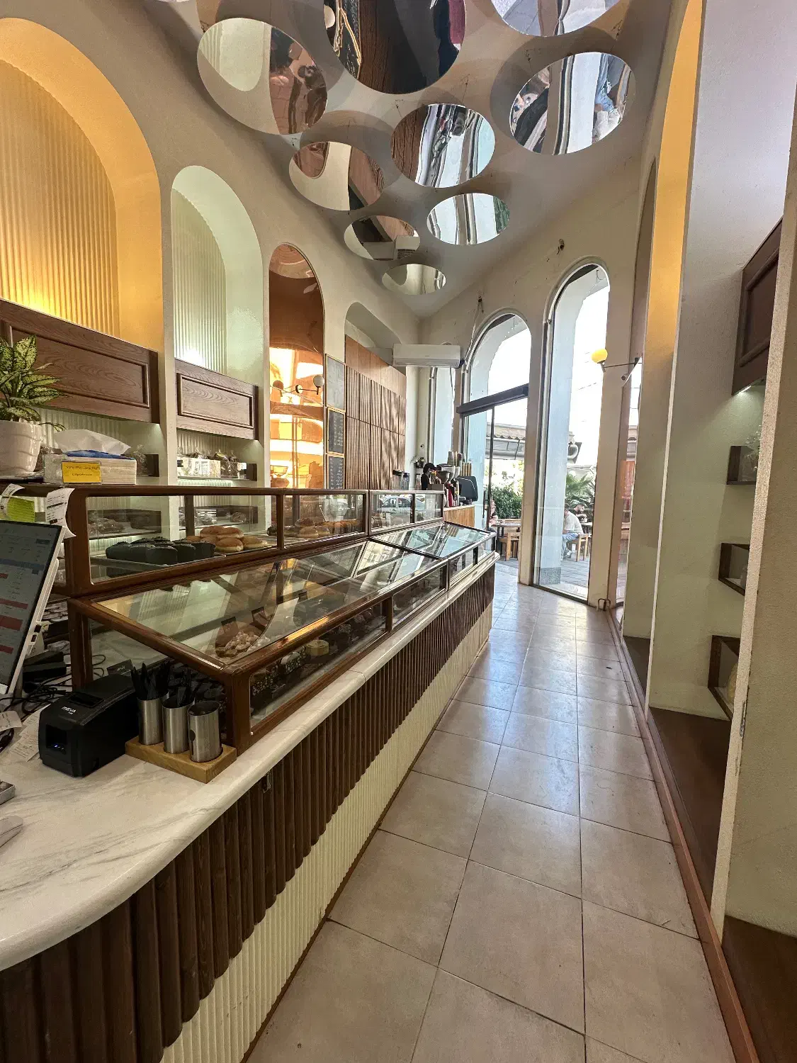 استخدام باریستا، آشپز، سالنکار، هاست|استخدام خدمات فروشگاه و رستوران|فردیس, فردیس|دیوار