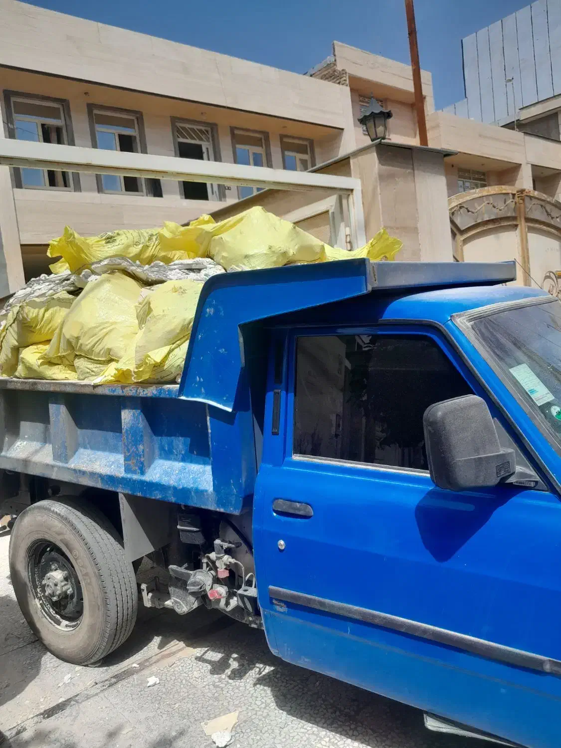 حمل نخاله ناخاله ماسه۰۶شن نیسان کمپرسی کل شهر|خدمات حمل و نقل|شیراز, عادل آباد|دیوار