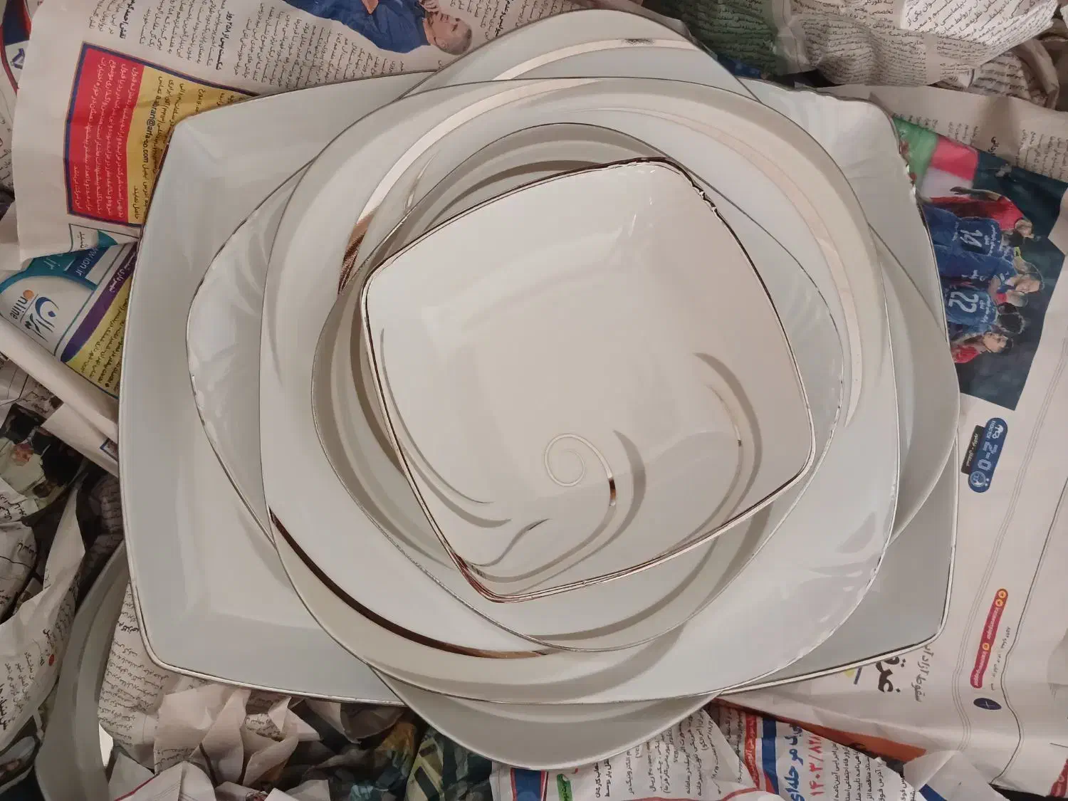 سرویس غذاخوری چینی (یک دست شش تایی)|ظروف سرو و پذیرایی|یزد, |دیوار