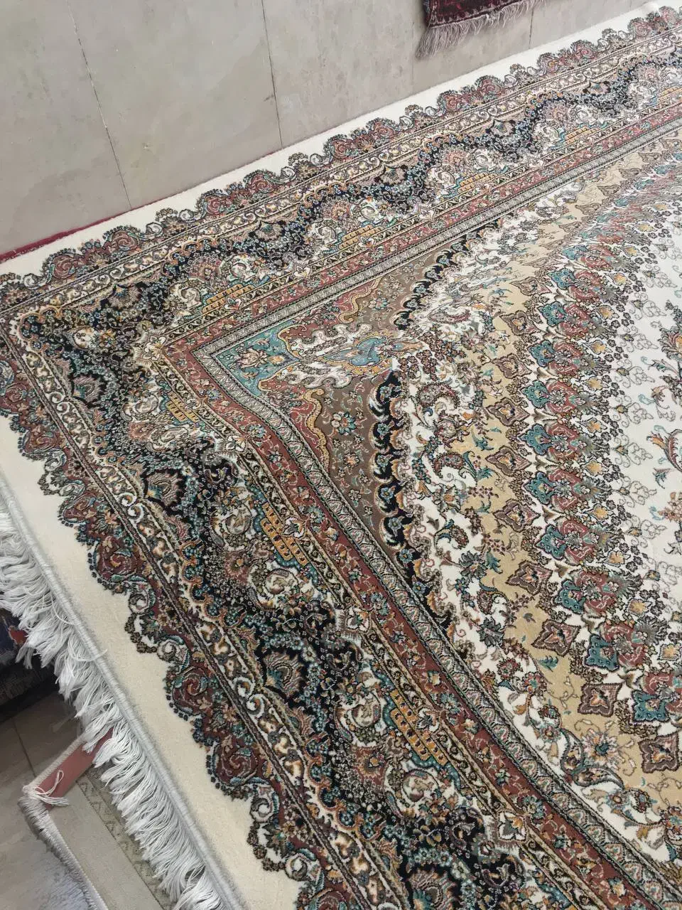 یک تخته فرش 12 متری 700 شانه|فرش|سمنان, |دیوار