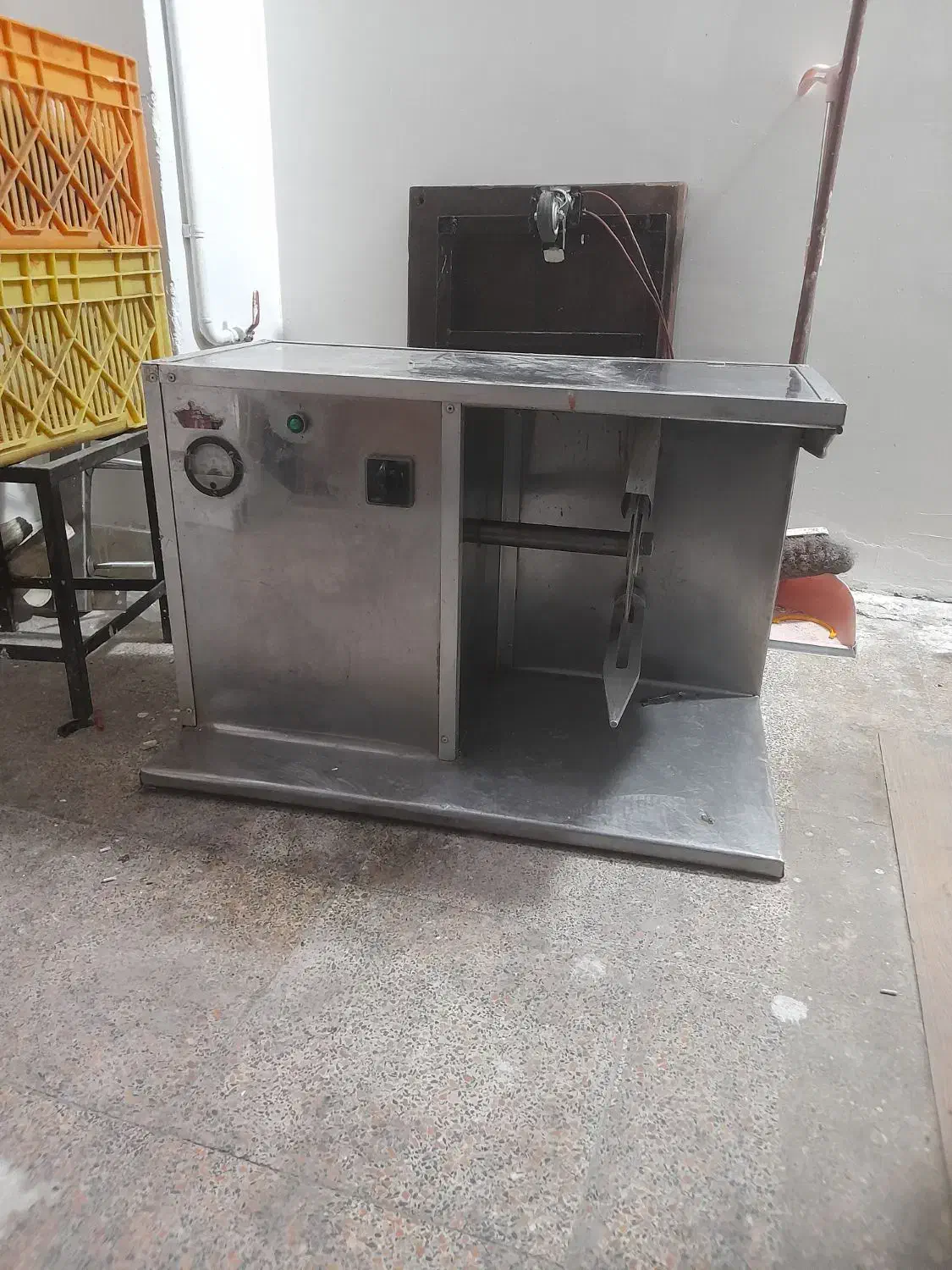 باسکول ، اره مرغ ، میز|فروشگاه و مغازه|کرج, شهرک امام رضا (ع)|دیوار