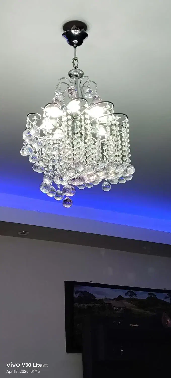 لوستر کریستالی اصل ۸ شعله|لوستر و چراغ آویز|تهران, نمایشگاه بین المللی|دیوار