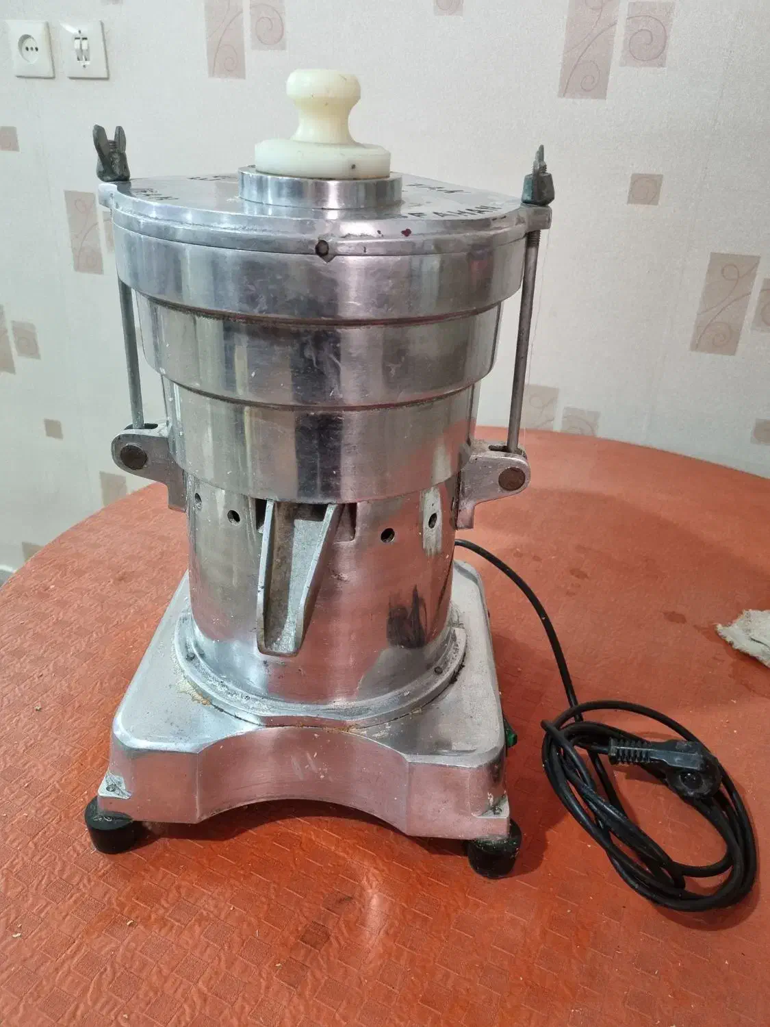 آب هویج گیری اصفهان تک|آبمیوه‌گیر و آب‌مرکبات‌گیر|اصفهان, پوریای ولی|دیوار