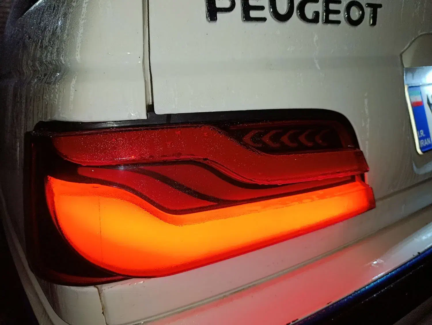 چراغ اسپرت پژوپارس|قطعات یدکی و لوازم جانبی|باوی, |دیوار