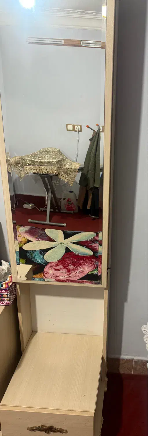 آیینه|آینه|سیرجان, |دیوار