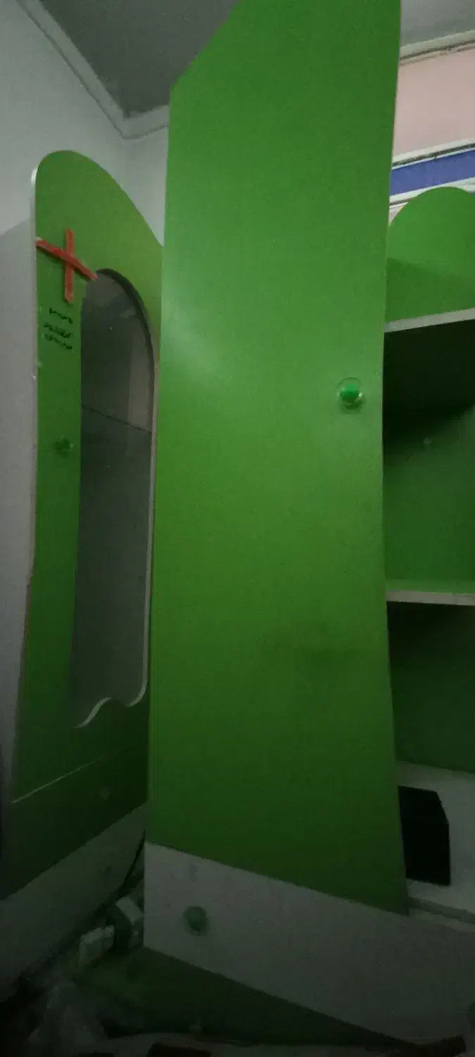 کمد سالم|کتابخانه، شلف، قفسه‌های دیواری|نیشابور, فردوسی جنوبی|دیوار