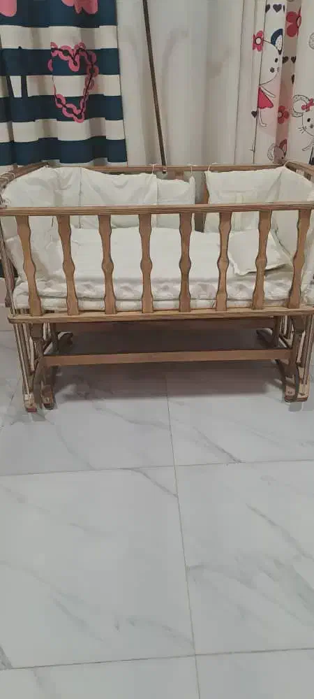 تخت خواب نوزاد تا ۴سالگی|تخت و صندلی بچه|خرمشهر, |دیوار