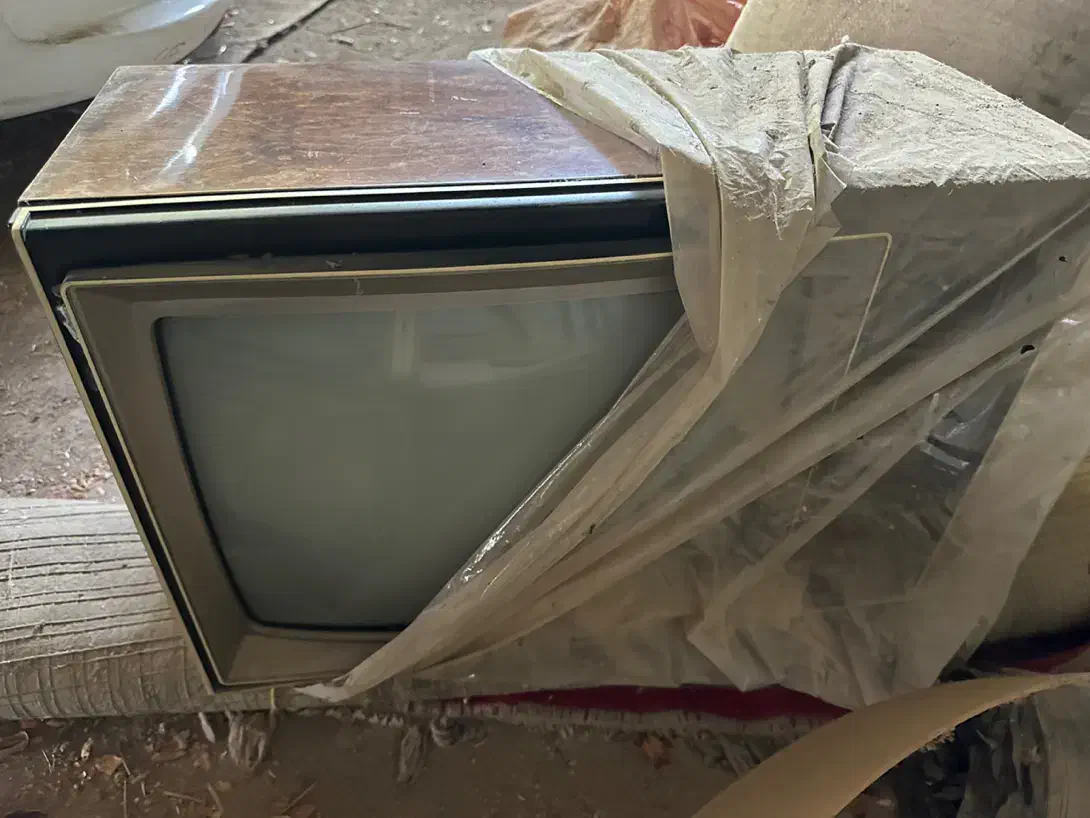 تلویزیون قدیمی شهاب|تلویزیون و پروژکتور|خرمدره, |دیوار