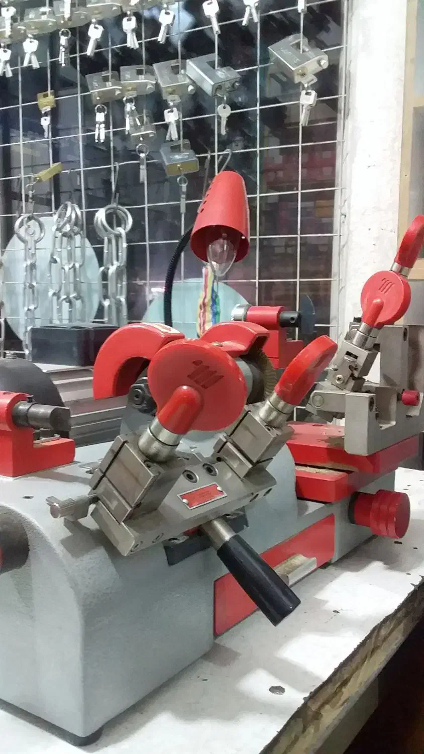 پردیسان خدمات کلید سازی قفل سازی شبانه روزی|خدمات پیشه و مهارت|قم, پردیسان|دیوار