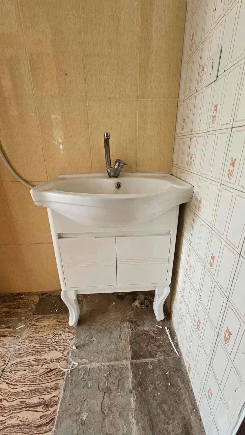 روشویی کابینتی همراه با شیر آب|لوازم سرویس بهداشتی|جهرم, |دیوار