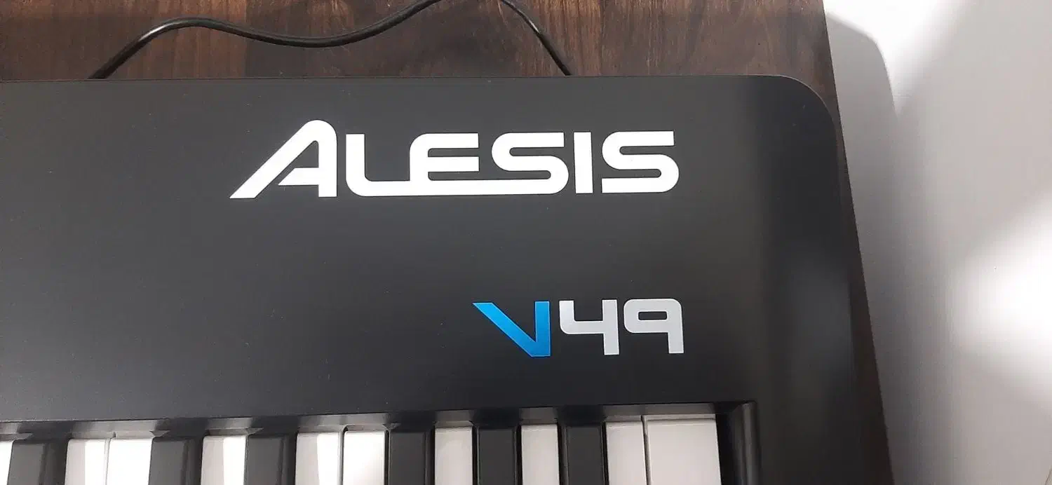 میدی کنترلر alesis v49|پیانو، کیبورد، آکاردئون|فردیس, فردیس|دیوار