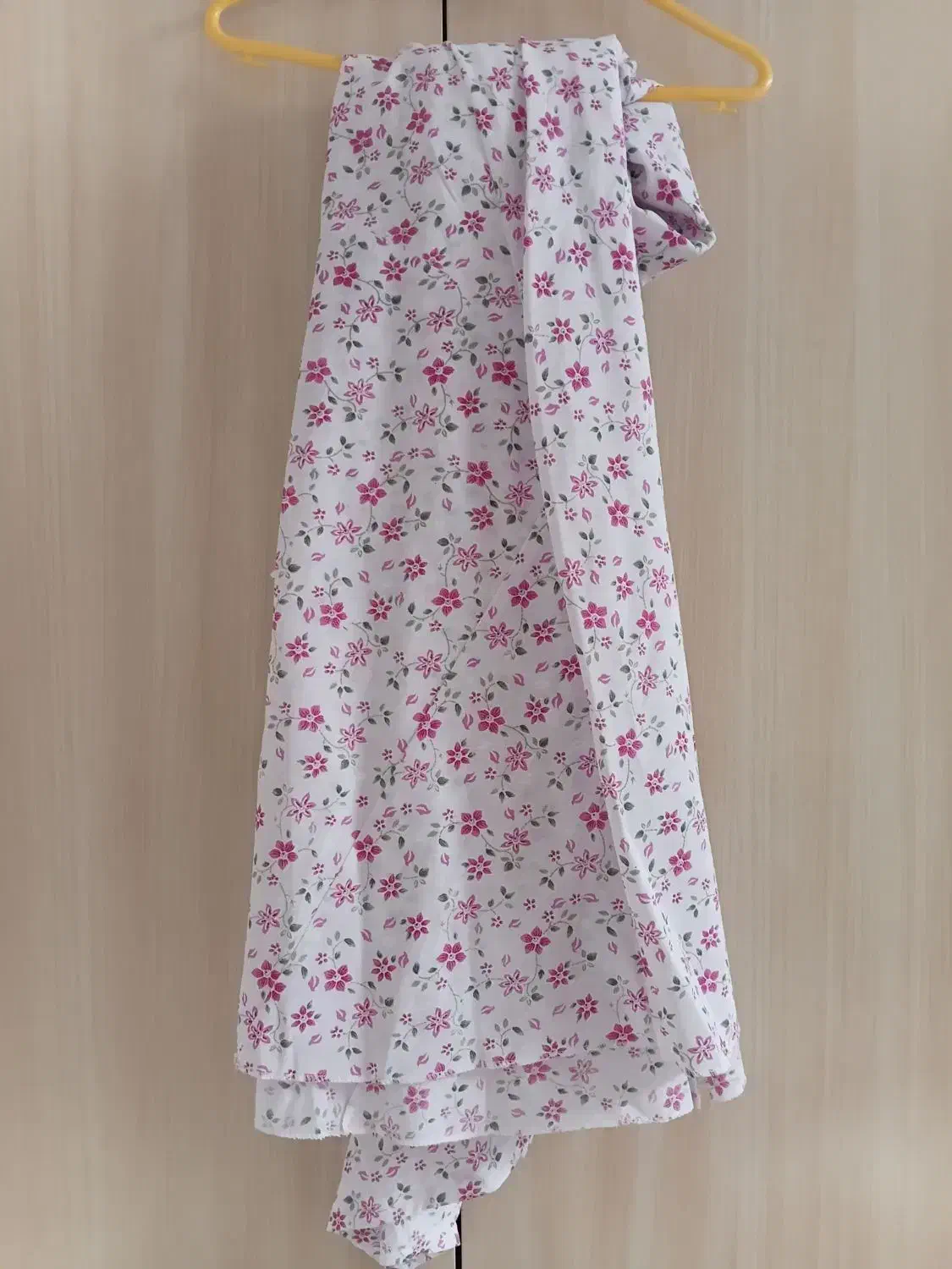 چادر نماز|لباس|مشهد, رباط طرق|دیوار