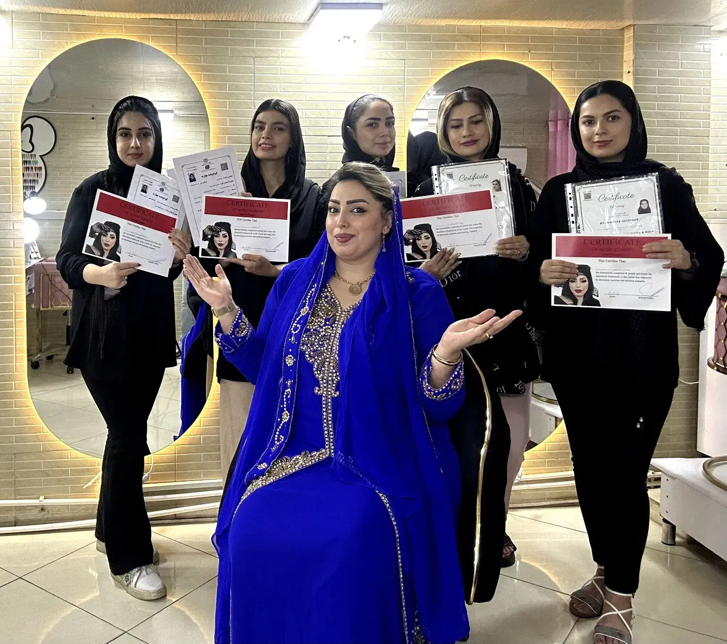 آموزش صفر تا صد ناخن در فلکه گاز با بهترین قیمت|خدمات آرایشگری و زیبایی|رشت, نامجو|دیوار