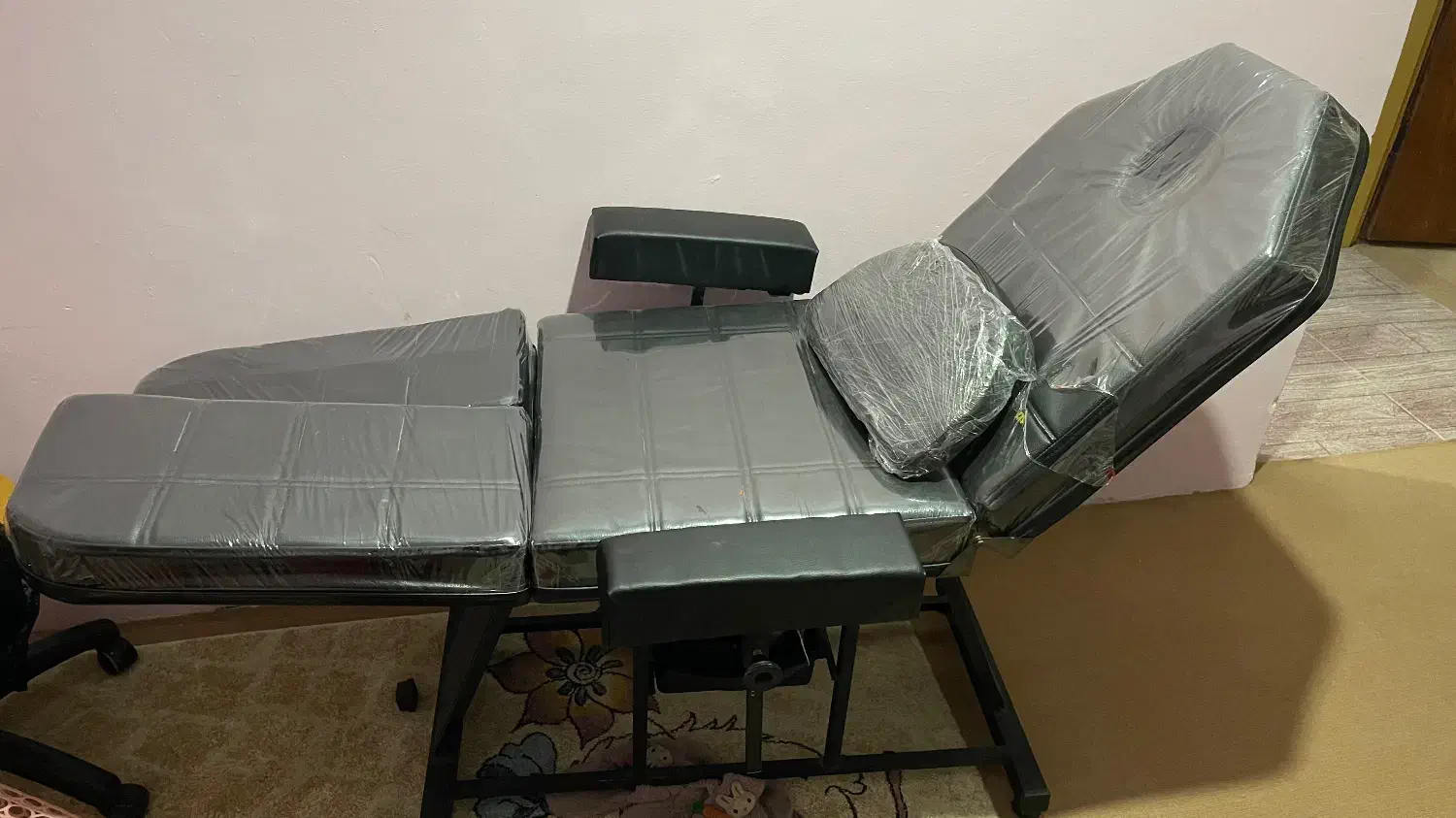 فروش تخت تتو تخت آرایشگاه و صندلی|آرایشگاه و سالن‌های زیبایی|چالوس, |دیوار