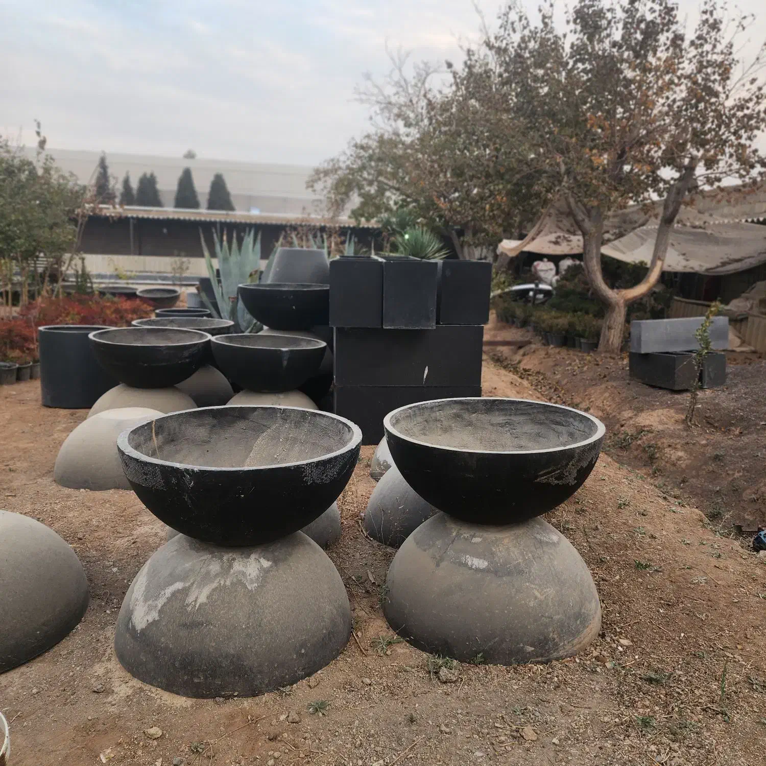 گلدان های بتن فوق سبک تعداد|خدمات باغبانی و درختکاری|اصفهان, بوستان ناژوان|دیوار