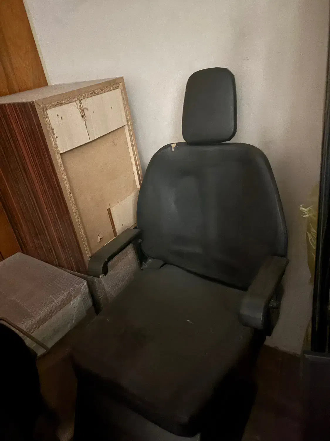 صندلی برقی|آرایشگاه و سالن‌های زیبایی|تهران, سازمان برنامه جنوبی|دیوار