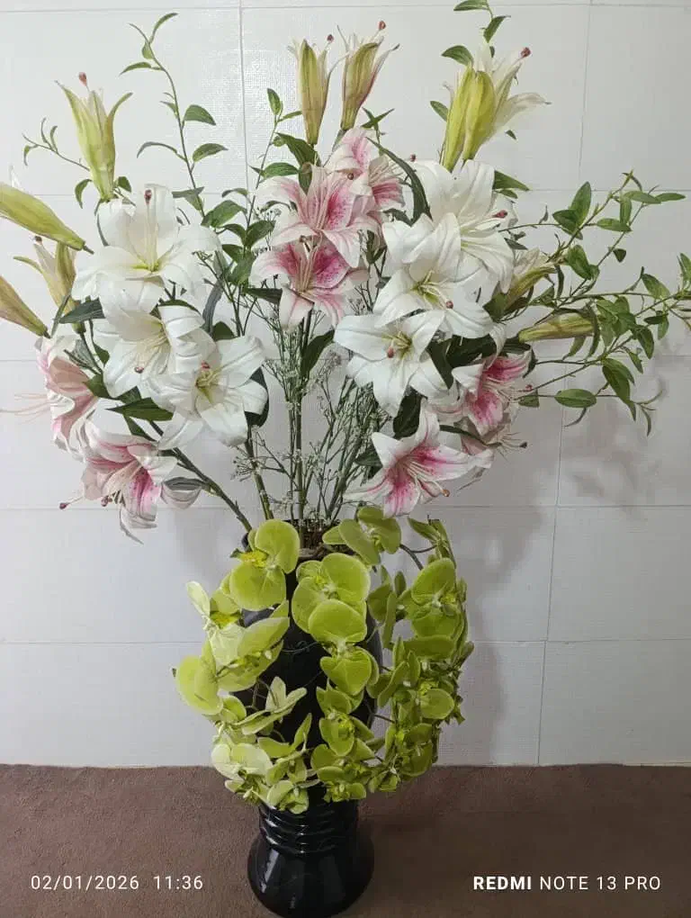 گل و گلدون سالم تمیز|گل مصنوعی|ساوه, |دیوار