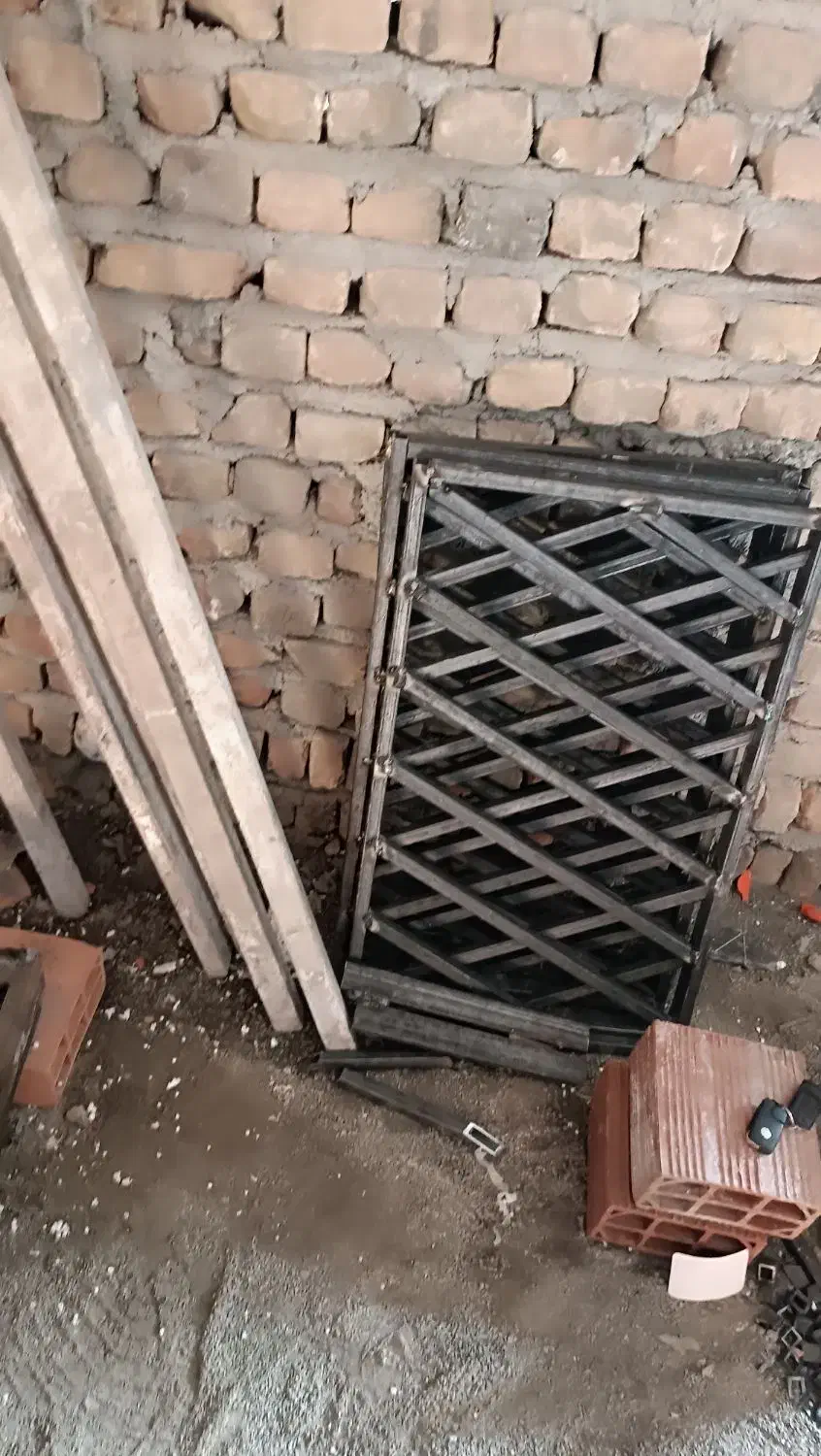 جوشکاری در بزرگ وکوچیکو نرده وحفاظ وپله اهنی|خدمات پیشه و مهارت|گرگان, |دیوار