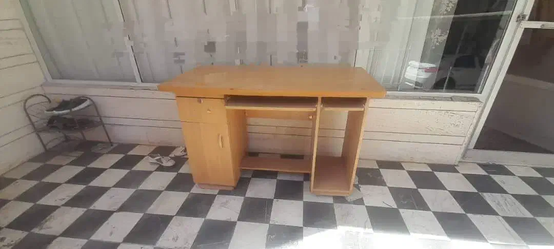 رنگ چوبی میز|میز تحریر و کامپیوتر|لنجان, |دیوار