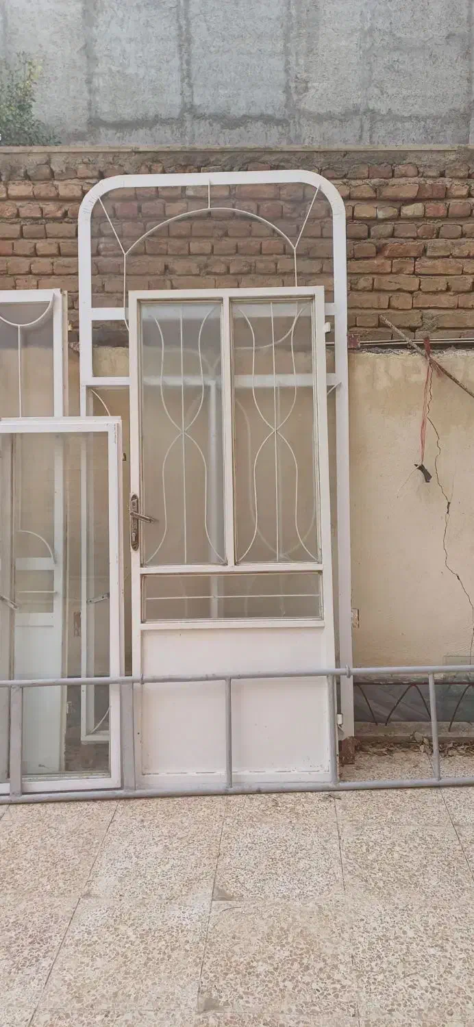 در و پنجره|مصالح و تجهیزات ساختمان|پارسآباد, |دیوار