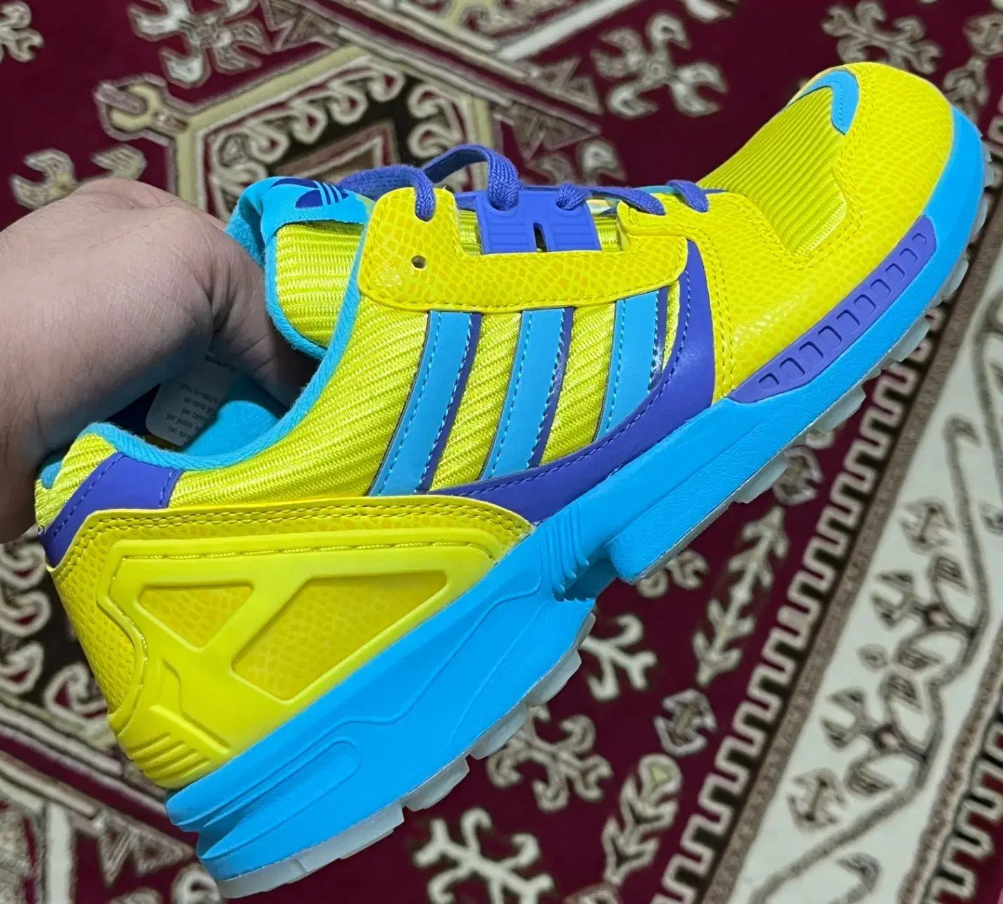 اتموس یا zx یا zx8000 یا کتونی یا ادیداس|کیف، کفش، کمربند|تهران, بوستان چیتگر|دیوار