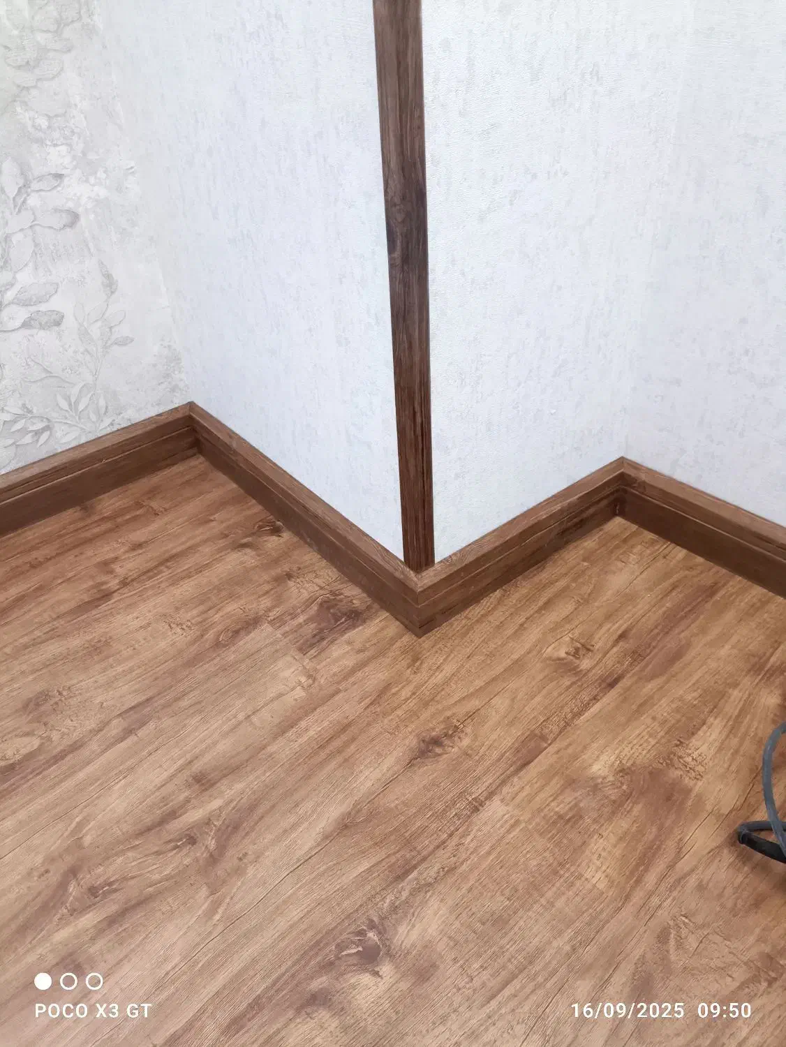 قرنیز دیوار کوب درب چوبی|خدمات پیشه و مهارت|اصفهان, جاوان|دیوار