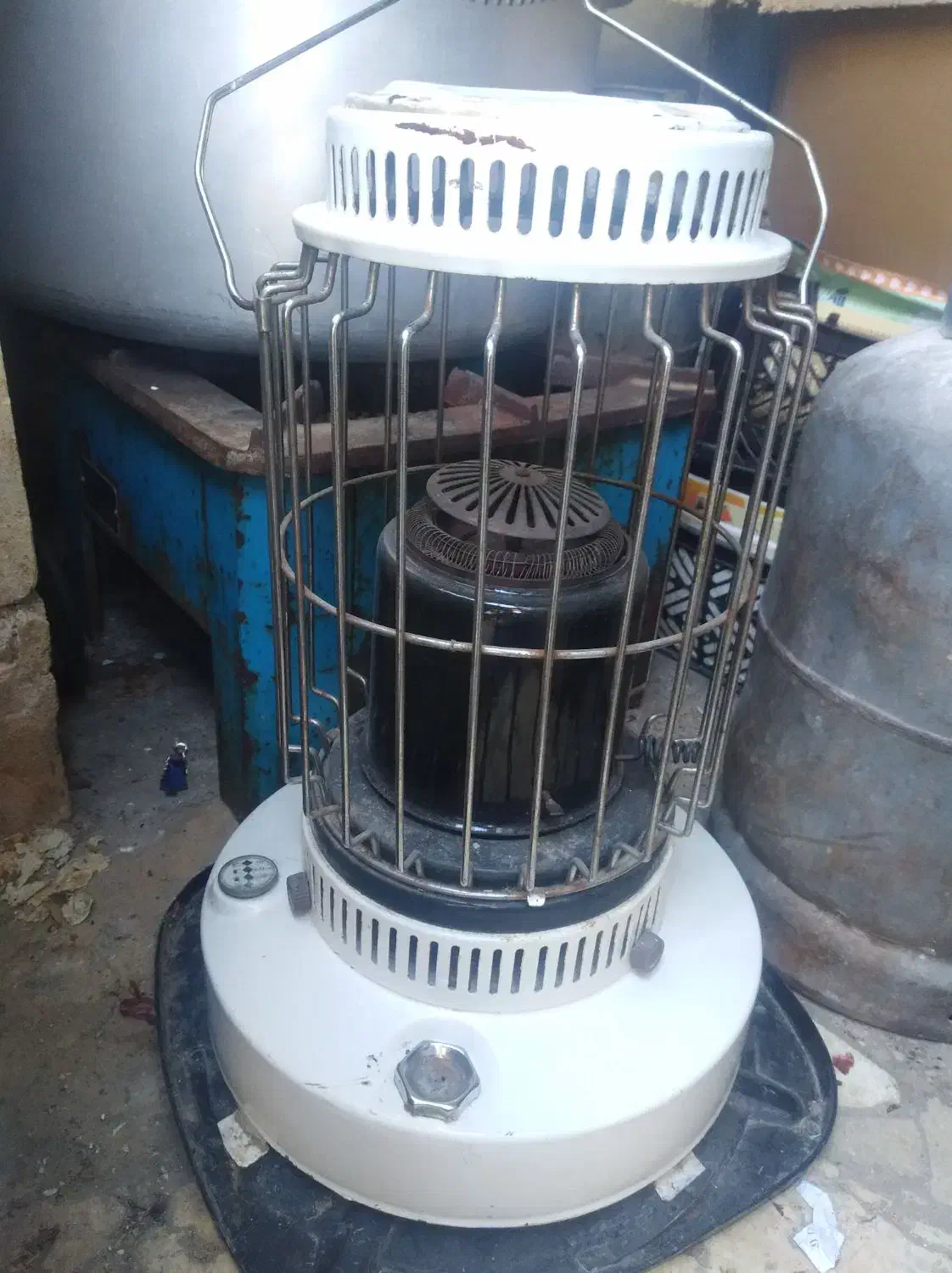 چراغ نفتی آترا|بخاری، هیتر، شومینه|شیراز, سعدیه جنوبی|دیوار