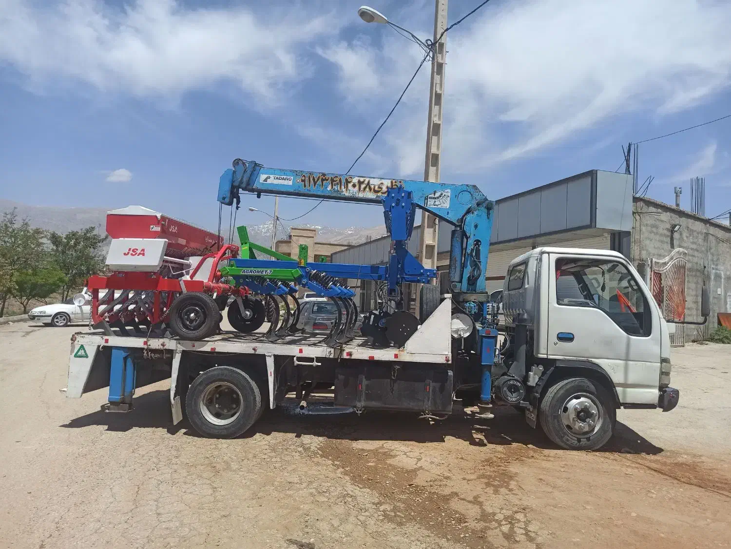 جرثقیل کفی دار جهت حمل کانکس تیرچه ماشین وغیره|خدمات حمل و نقل|یاسوج, |دیوار