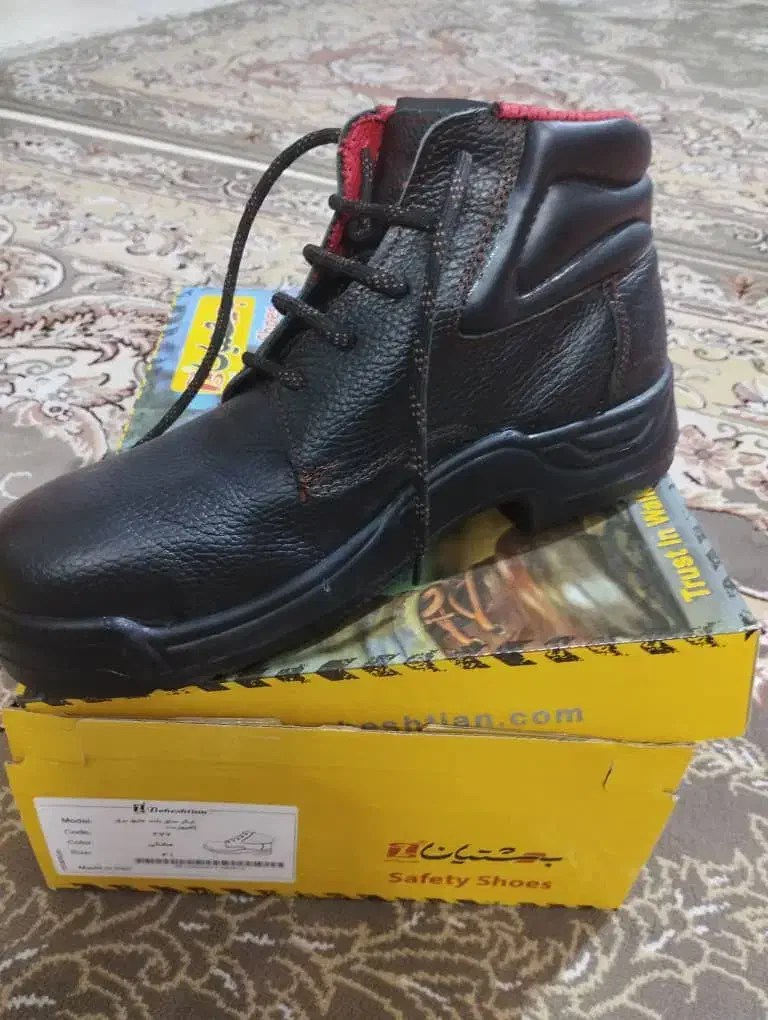 کفش ایمنی|کیف، کفش، کمربند|شیراز, دشت چنار|دیوار