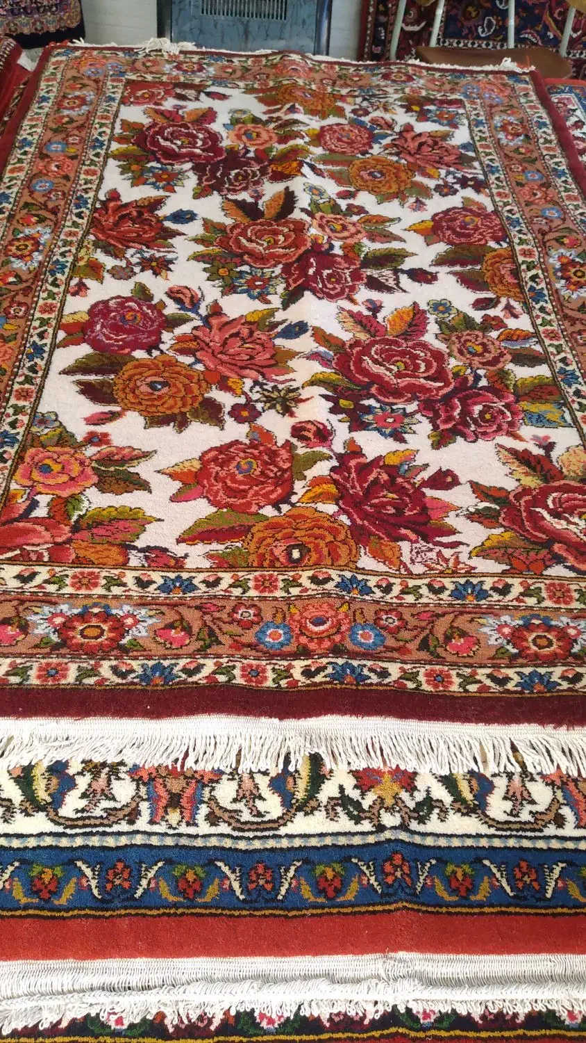 قالیچه پشمی|فرش|اصفهان, سرچشمه|دیوار