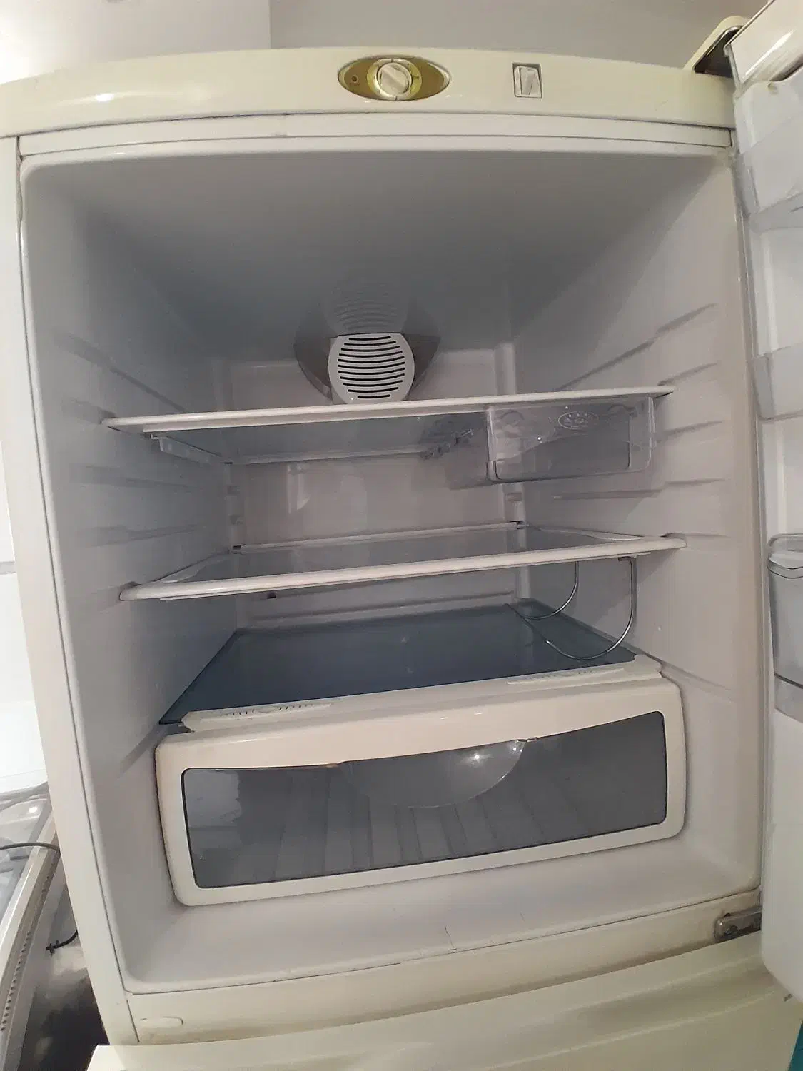 یخچال کارکرده اسنوا|یخچال و فریزر|تهران, هفده شهریور|دیوار